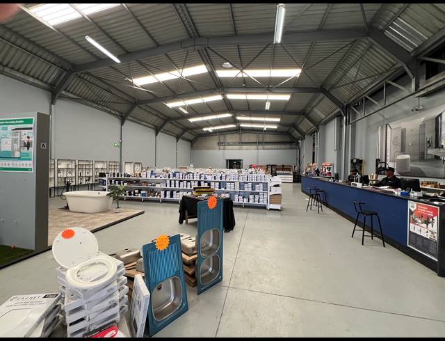 3,399M² WAREHOUSE FOR SALE IN BEACONVALE